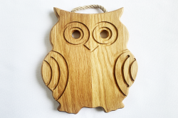 Oak trivet with a owl