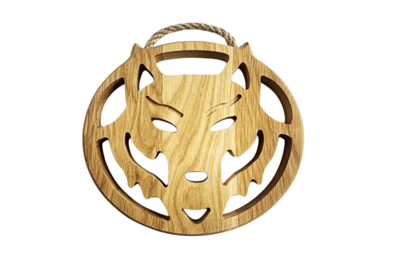 Oak trivet with a wolf
