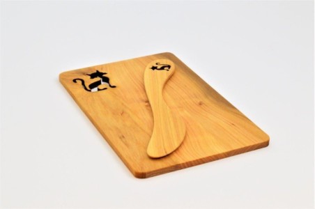 Sandwich board with butter knife